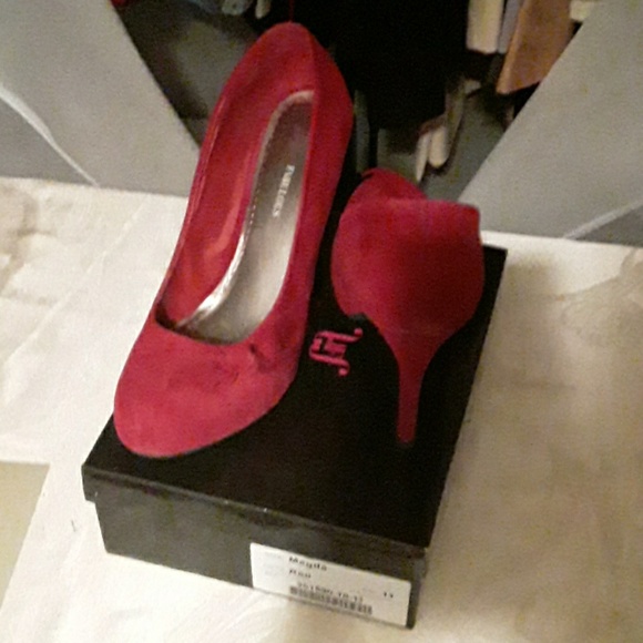 SHOE - Picture 1 of 1